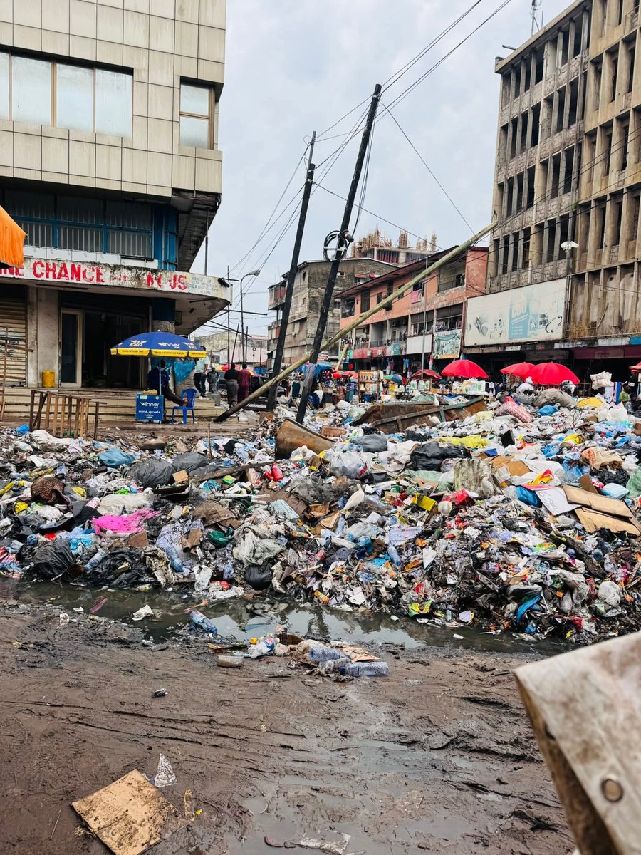 YvesBuya1's tweet image. #RDC (Arrêts sur images) 
#Kinshasa, notre capitale mérite mieux !!!!