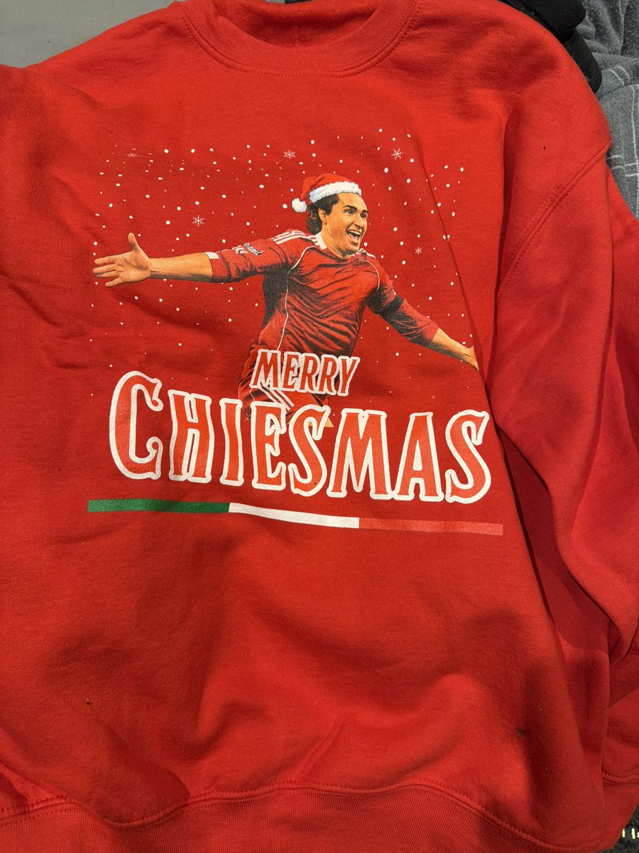 Jsize18's tweet photo. Hahaha this is amazing. @AnfieldApparel https://t.co/r4bGu9HMcF