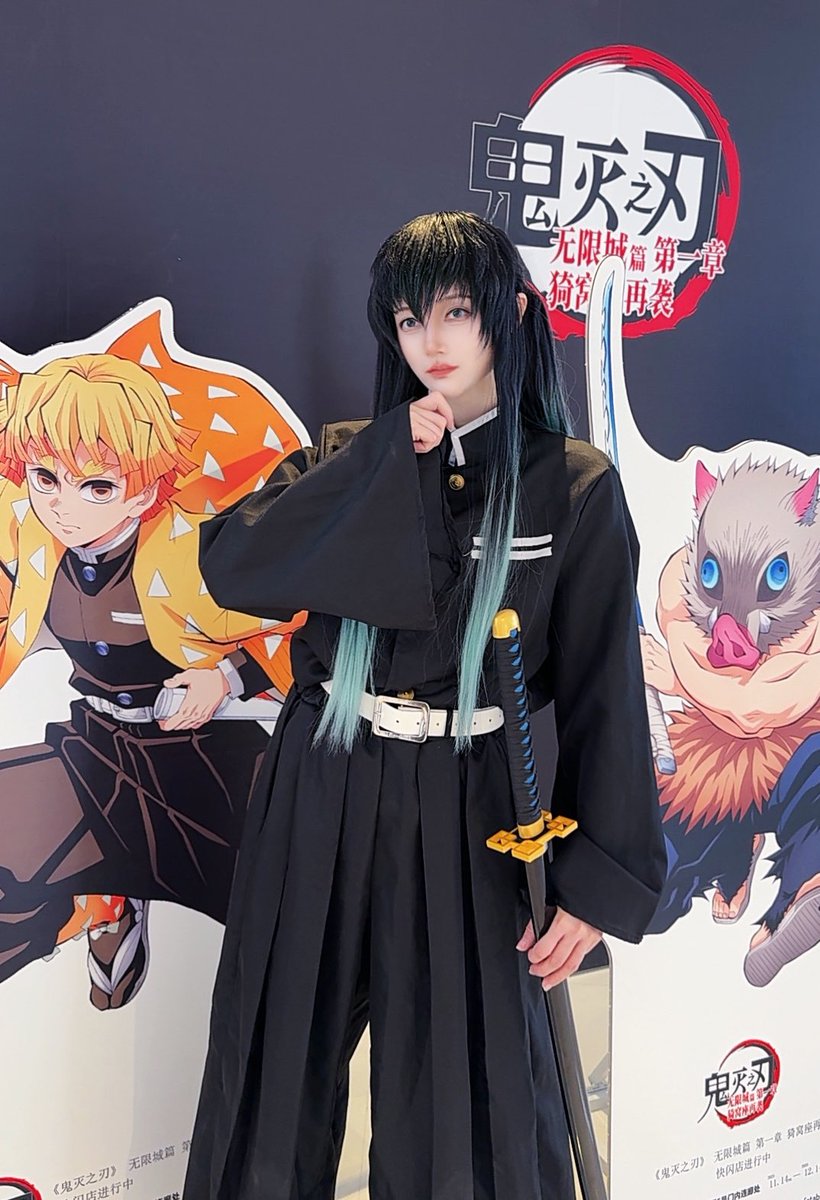 yuuriyou's tweet photo. 一昨日煉獄さん､甘露寺さんと一緒に「鬼滅の刃無限城編第一章」を見に行きました！もう2回目だったけどww面白すぎ��3回でも行きたい！o(≧v≦)o

私は時透君のコスプレだったよ〜w

#鬼滅の刃 
#鬼滅の刃コスプレ 
#時透無一郎 
#甘露寺蜜璃 
#煉獄杏寿郎 https://t.co/Nq9dzvEexB