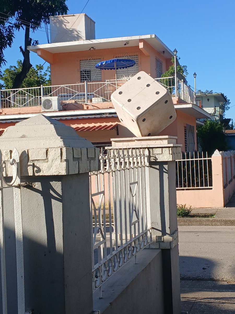 CATGAMER2009's tweet image. The Random Gauntlet in real life.? :0
@RobTopGames @GDReferences #geometrydash