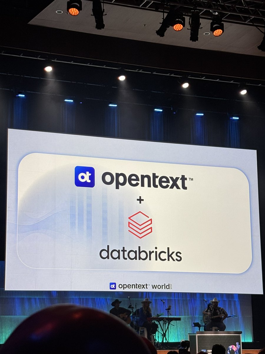 amylegatewolfe's tweet image. @OpenText isn’t “old tech” anymore.
At #OpenTextWorld, it rolled out the AI Data Platform, letting enterprises govern data and build AI agents on top.
Savinay Berry says there’s “a ton of latent value” and
Canadian investors should pay attention
open.substack.com/pub/canadastoc…