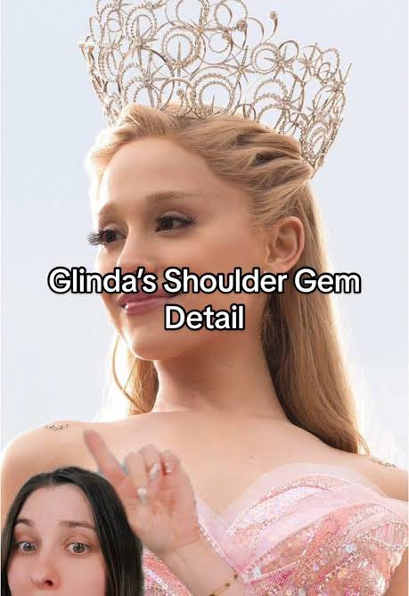 voidynat's tweet image. Can’t stop thinking about Glinda’s shoulder bones rhinestones