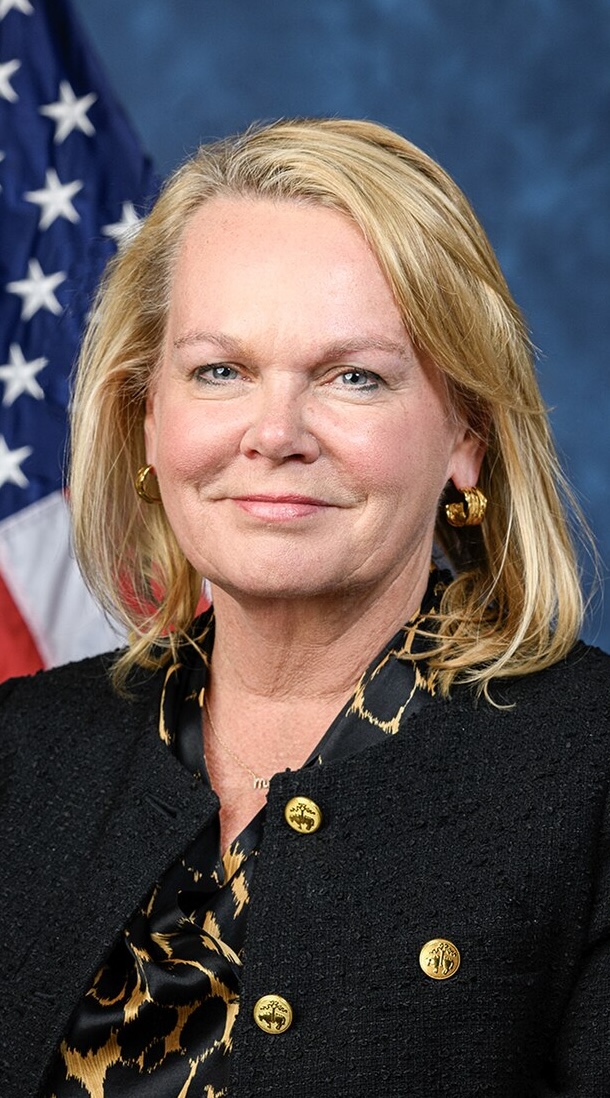 Nancy Pelosi Stock Tracker ♟ tweet media