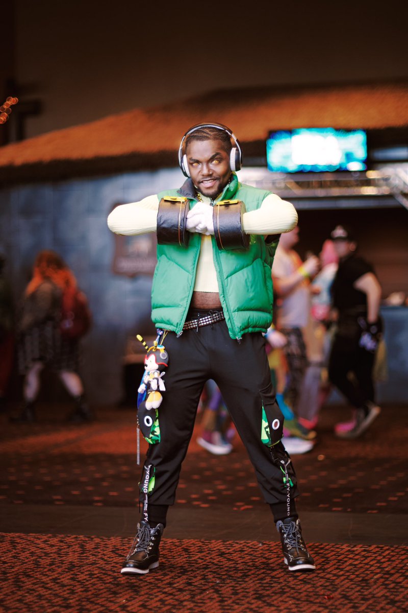 Noc_Teecosplay's tweet photo. Interior Crocodile…Hold the Alligator 😎 Vector is here to stay! 🐊🔥🐊🔥🐊
.
.
Go check out CosplayMidwest on IG, they popped off with these Vector pics!
#cosplay #vectorthecrocodile #SonicTheHedgehog #sega #poccosplay https://t.co/x7EbcHaIiP