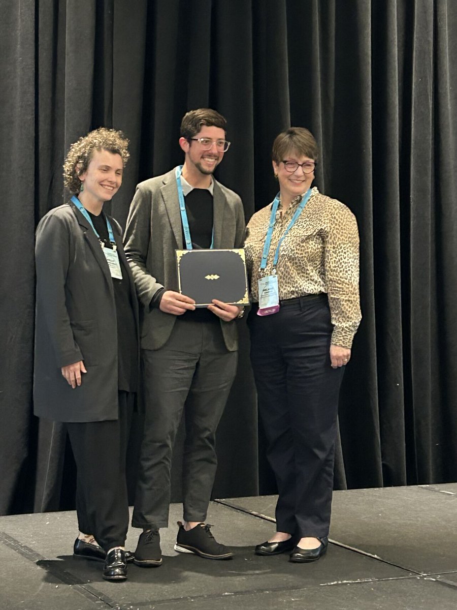 UHEngineeringSL's tweet image. Big news from the International Textiles &amp;amp; Apparel Association (ITAA) Conference! 

👏 Congrats to #CullenCollege UH Retailing faculty Dr. Mim, Dr. Shin, Dr. Jones, and Dr. Blake Mudd for their outstanding research and recognition! #GOCoogs