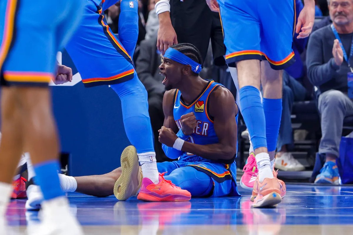 ThunderChats's tweet image. GOOOOOOOOOOOOODMORNING THUNDER FANS

HAPPY THANKSGIVING EVE TO YOU ALL 

WE HAVE SO MANY THINGS TO BE THANKFUL FOR

WE HAVE THE BEST GM IN SPORTS

WE HAVE THE REIGNING MVP

WE ARE THE REIGNING NBA CHAMPIONS

AND WE GET TO SEE THEM IN ACTION TONIGHT

TONIGHT WE WELCOME OUR WCF FOE…