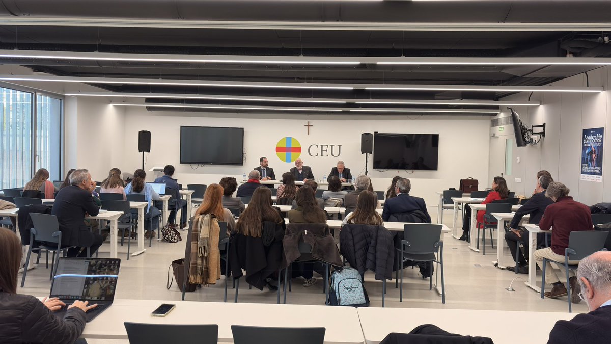 📢 Hoy ha tenido lugar en <a href="/USPCEUHumYCom/">Humanidades I Universidad CEU San Pablo</a> la segunda conferencia del seminario permanente de Isabel la Católica  centrada en La educación y las lecturas de la Reina con Alfredo Alvar. 👸🏼