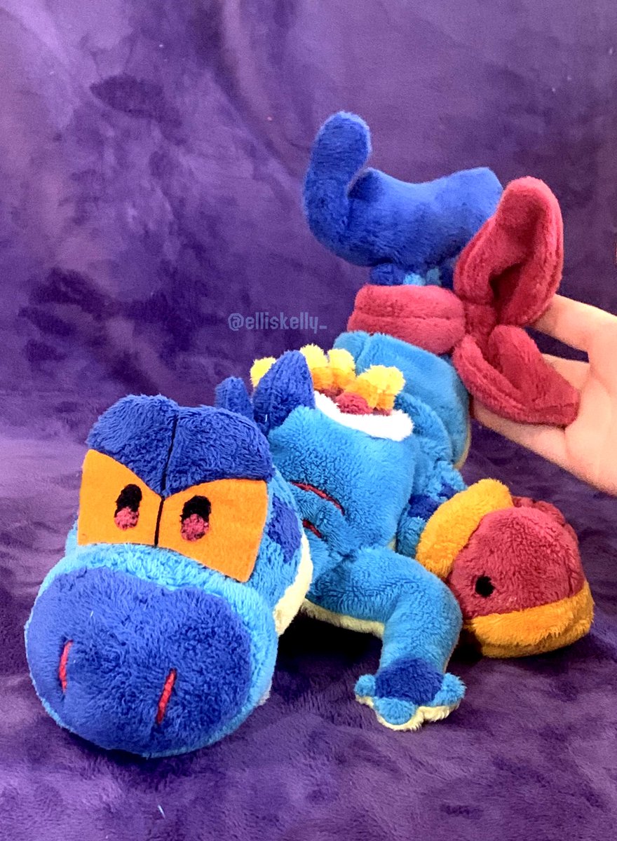 ElliSkelly_'s tweet image. Yoshi oc plush commission I finished for @MuzCrocosaur !🦈

#yoshi #plush