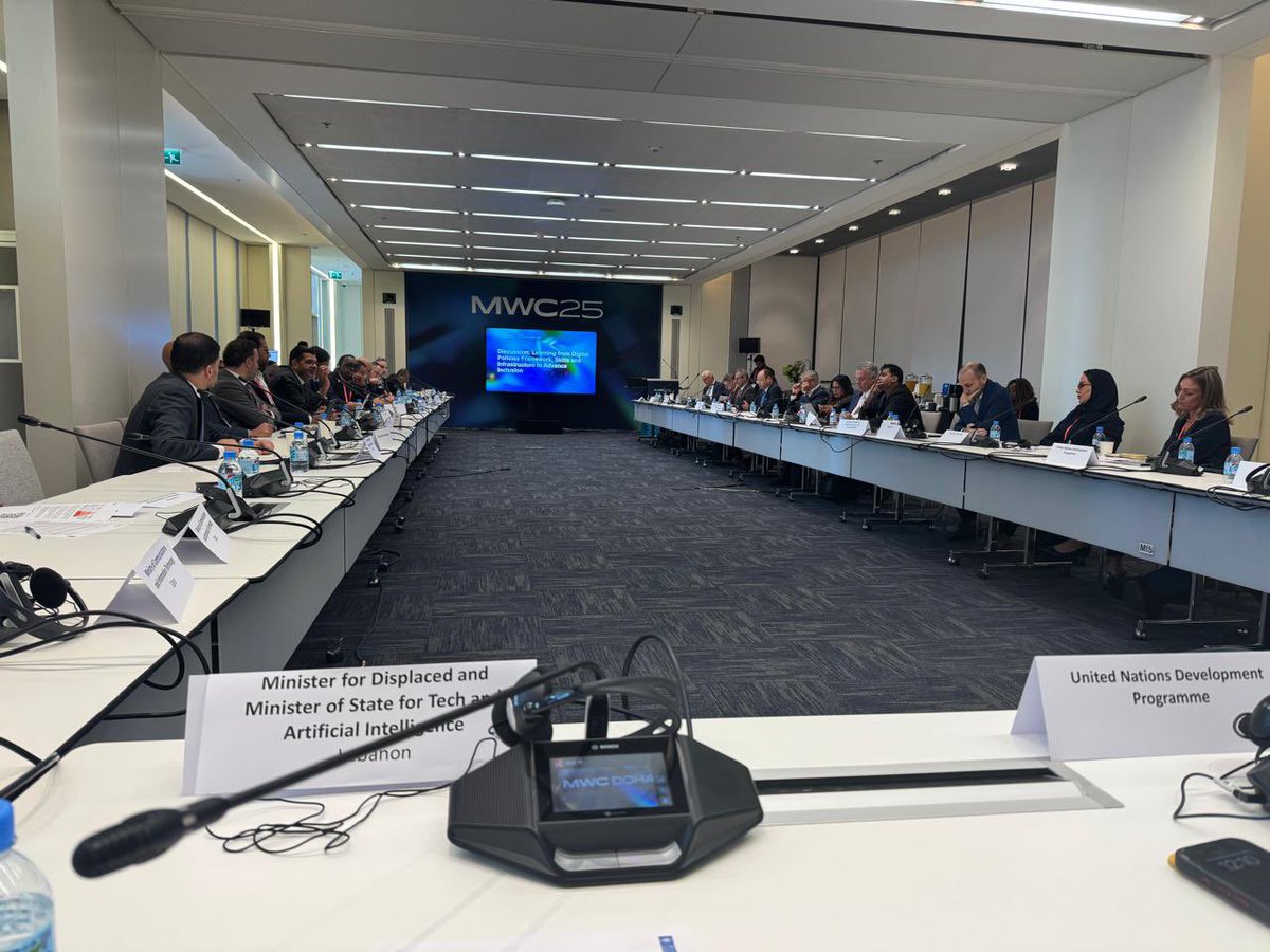 ShehadiKamal's tweet image. شاركت اليوم في إطار عمل السياسات الرقمية الذي نظمته #UNDP و #GSMA. شددت على ضرورة تطوير مفهوم سيادة البيانات لتمكين تعاون رقمي أعمق بين الدول والحدّ من الفجوة الرقمية. شراكات كهذه ضرورية لمستقبل #لبنان الرقمي.
#كمال_شحادة
#لبنان
#MWC25