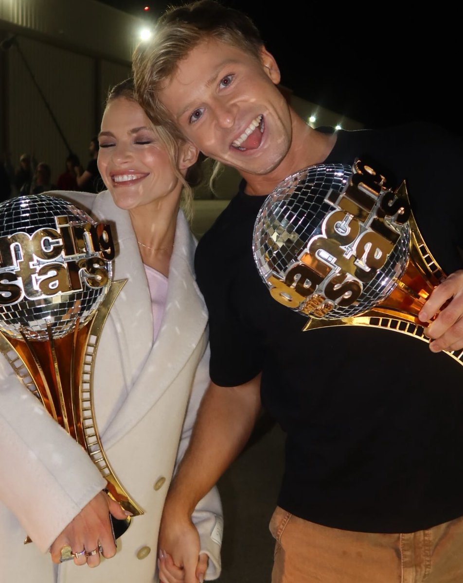 savchenkhoe's tweet image. FAMILY FOR LIFE 🥹🤍