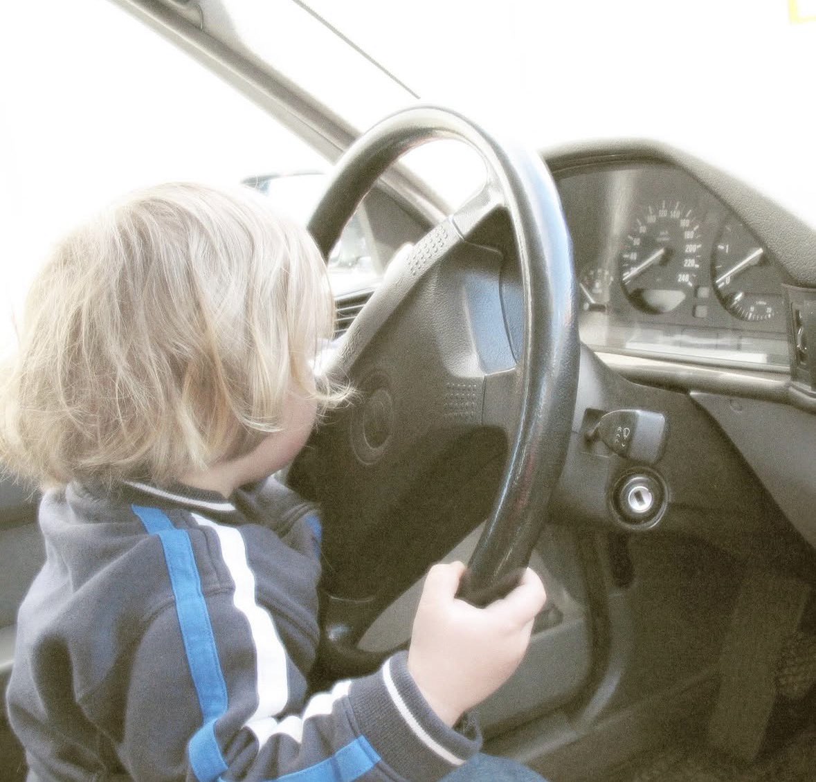 isa E34 525TDS

sealt minu armastus universaalkerega bmwde vastu sündis - praegugi oman kahte