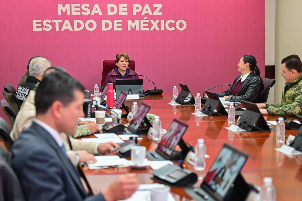 delfinagomeza's tweet image. El trabajo en conjunto que realizamos a diario en la Mesa de Paz nos permite avanzar en la seguridad de las familias mexiquenses 
La construcción de entornos tranquilos es una tarea diaria que asumimos con responsabilidad las autoridades que integramos estas reuniones.…