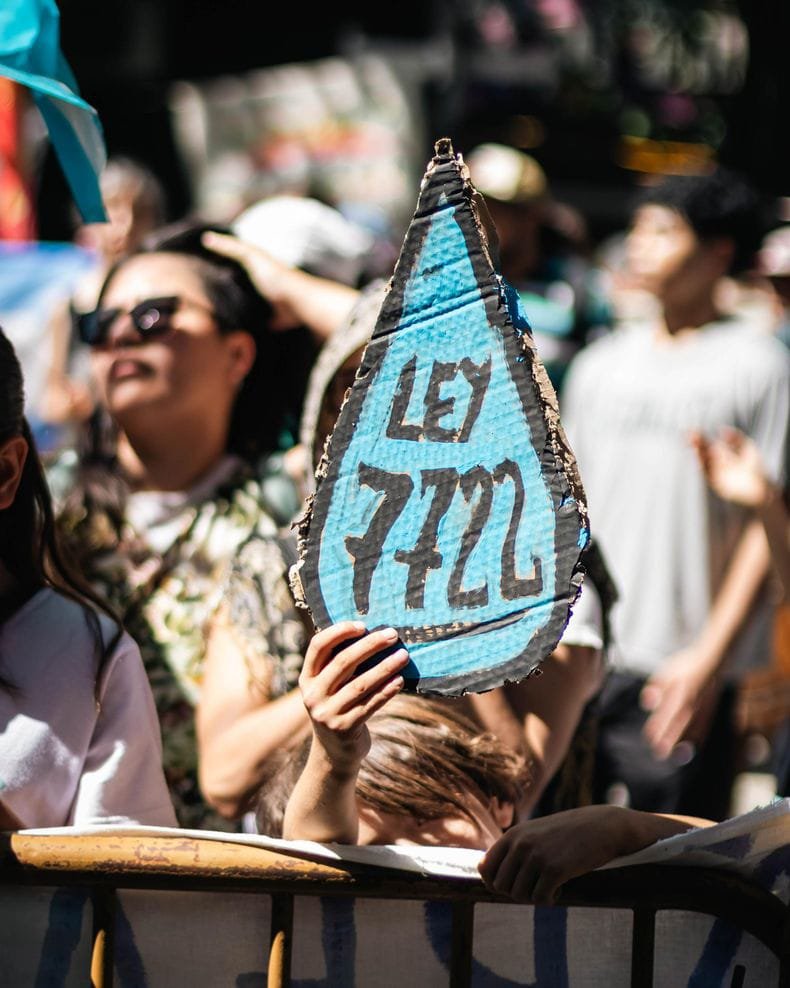 myriambregman's tweet image. ¡ATENCIÓN: EL PUEBLO DE MENDOZA SALE A LA CALLE A DEFENDER EL AGUA!

¿Se puede vivir en un país donde los ríos de montaña se convierten en vertederos mineros de cianuro, mercurio, ácido sulfúrico y otras sustancias contaminantes? La respuesta del pueblo de Mendoza es un rotundo…