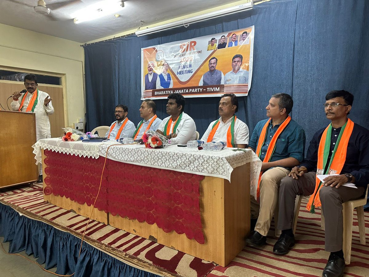 annamalai_k's tweet image. Delighted to meet our energetic Booth level karyakarthas, Booth Presidents and BLAs of Panaji, Taleigao and Tivim assembly constituencies as part of the review of the ongoing SIR exercise of @BJP4Goa. 

@ShetSadanand @NilkantHalarnk1 @DamuNaik @sidkuks @RKamatOfficial…