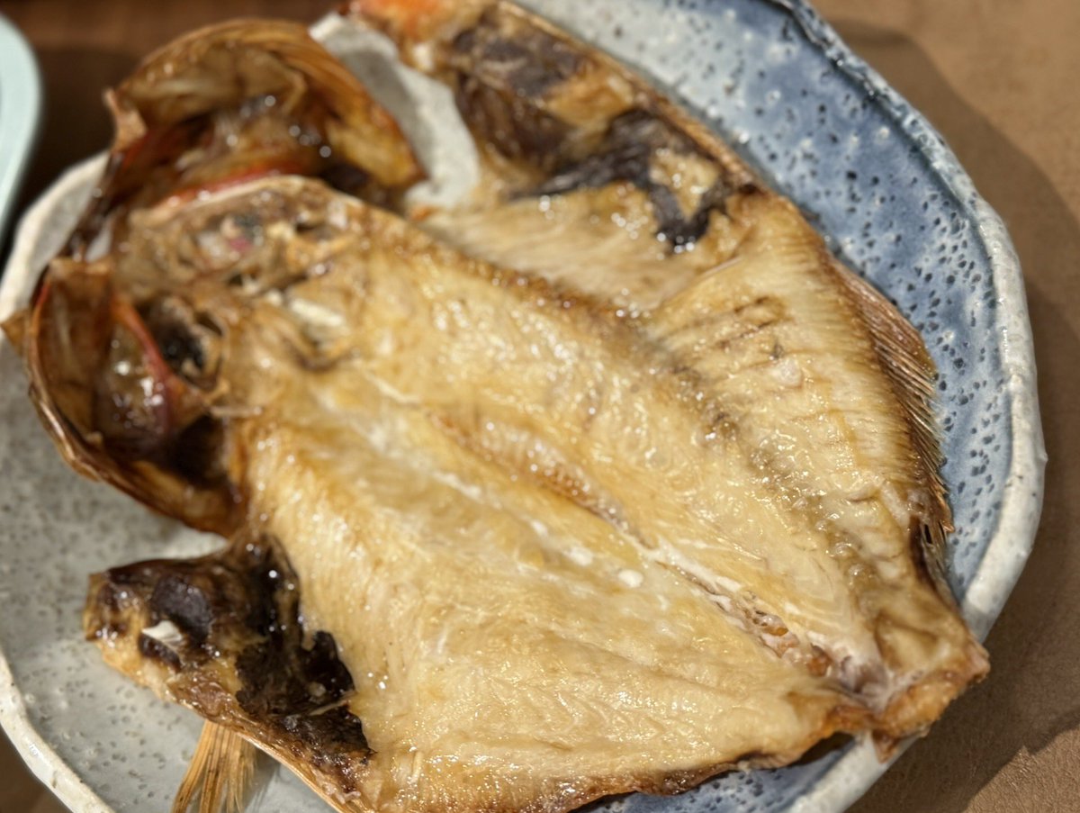 SFL本節お疲れさま会☺️！にゃんぴちゃんからいただいたカニ、ヤス神からいただいたのどぐろ、ファンの方からいただいた宮崎牛、ひびきくんからいただいた日本酒でパーティーでした🙌🏻ノーサイドだね〜