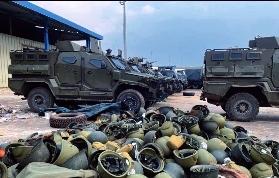 RDCVOIXDELAPAIX's tweet image. Photo 📷
Nous ne cesserons jamais de dire merci à notre partenaire N⁰1 @FeliTshisekedi 
 NOËL est proche Papa,  n&apos;oublie pas, aussi,nos petits souliers!
@PatrickMuyaya @butondonzangi @DenisMukwege @julienpalukucom @MartinFayulu @BenitaNtumba