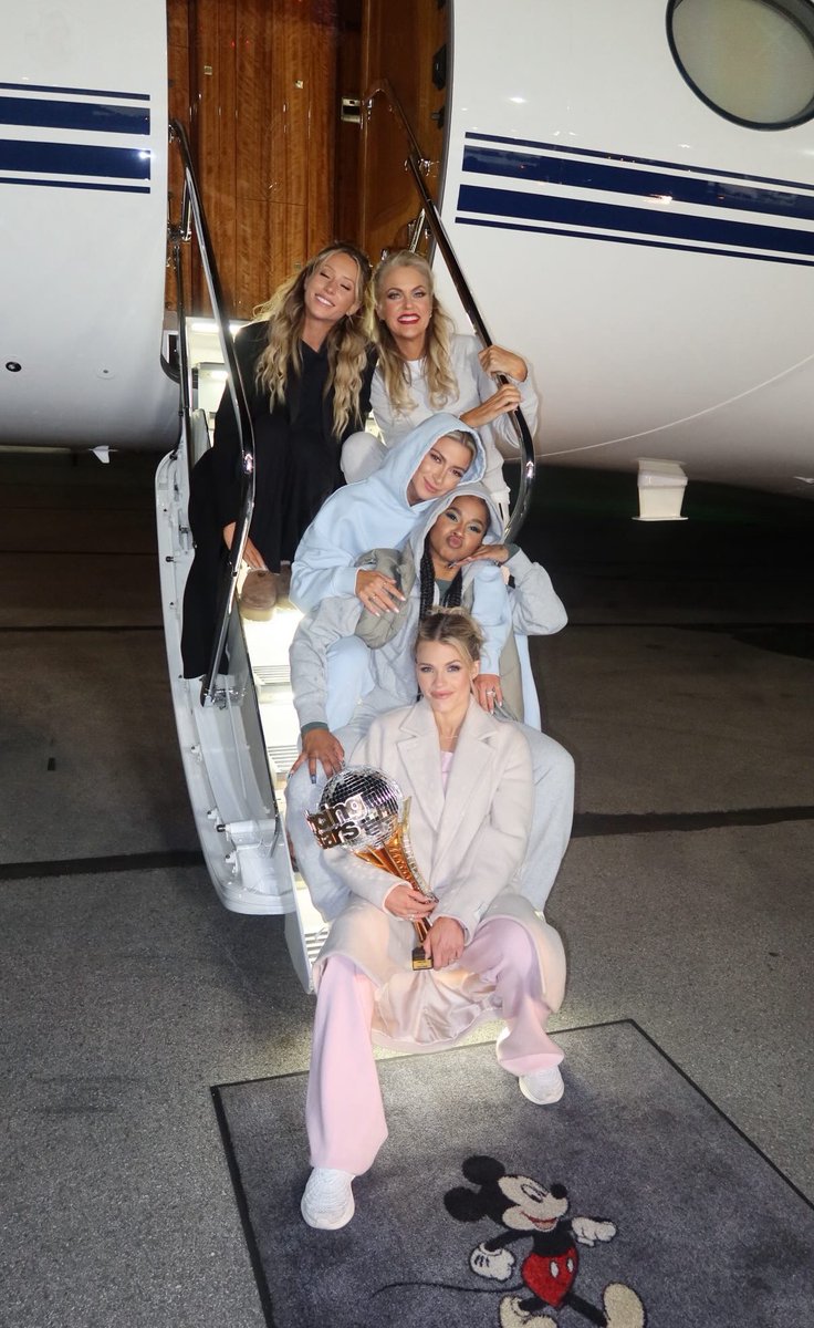 suchankovic's tweet image. GIRL POWER !!❤️🏆 #DWTS so proud of you all!!!