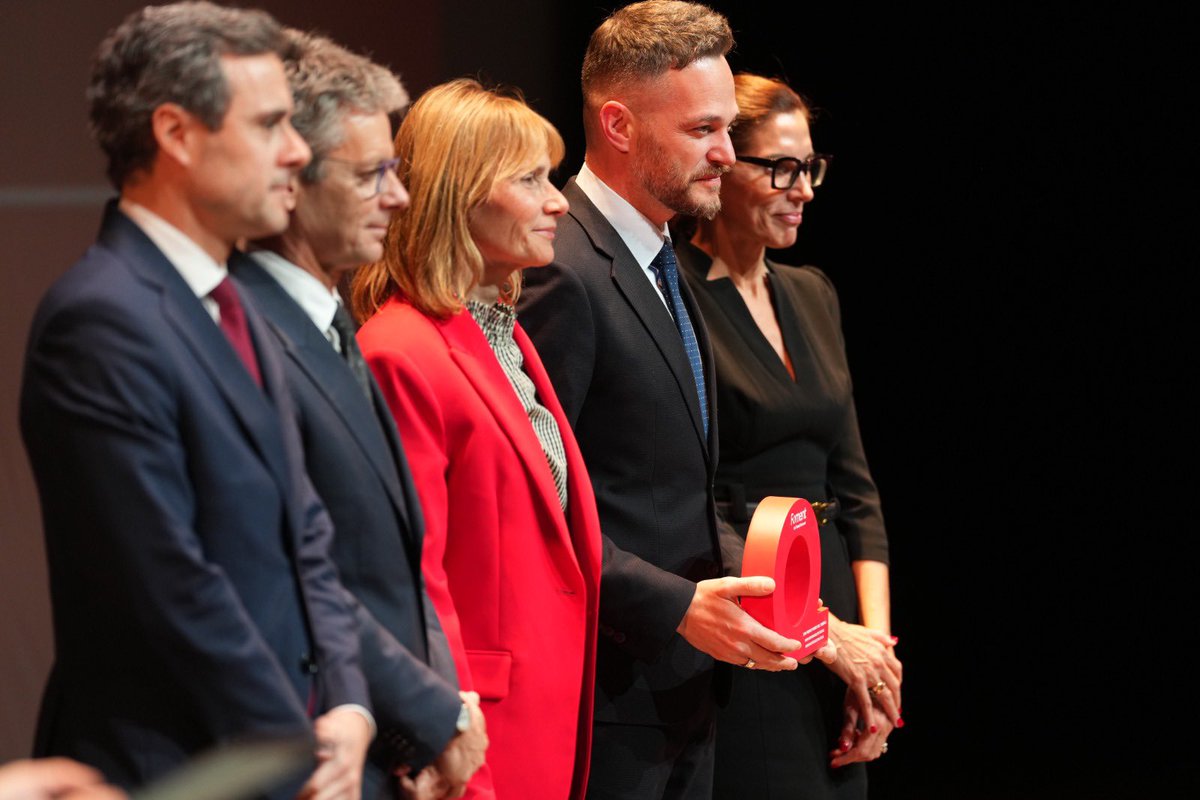 FelipeCamposlh's tweet image. … Recordé por qué empezamos, qué queríamos cambiar, qué historias nos empujaron a seguir incluso cuando era difícil. Y sentí una mezcla de orgullo y gratitud. Orgullo de ser Presidente de una entidad que nunca ha perdido su esencia en sus prácticamente 50 años de historia……