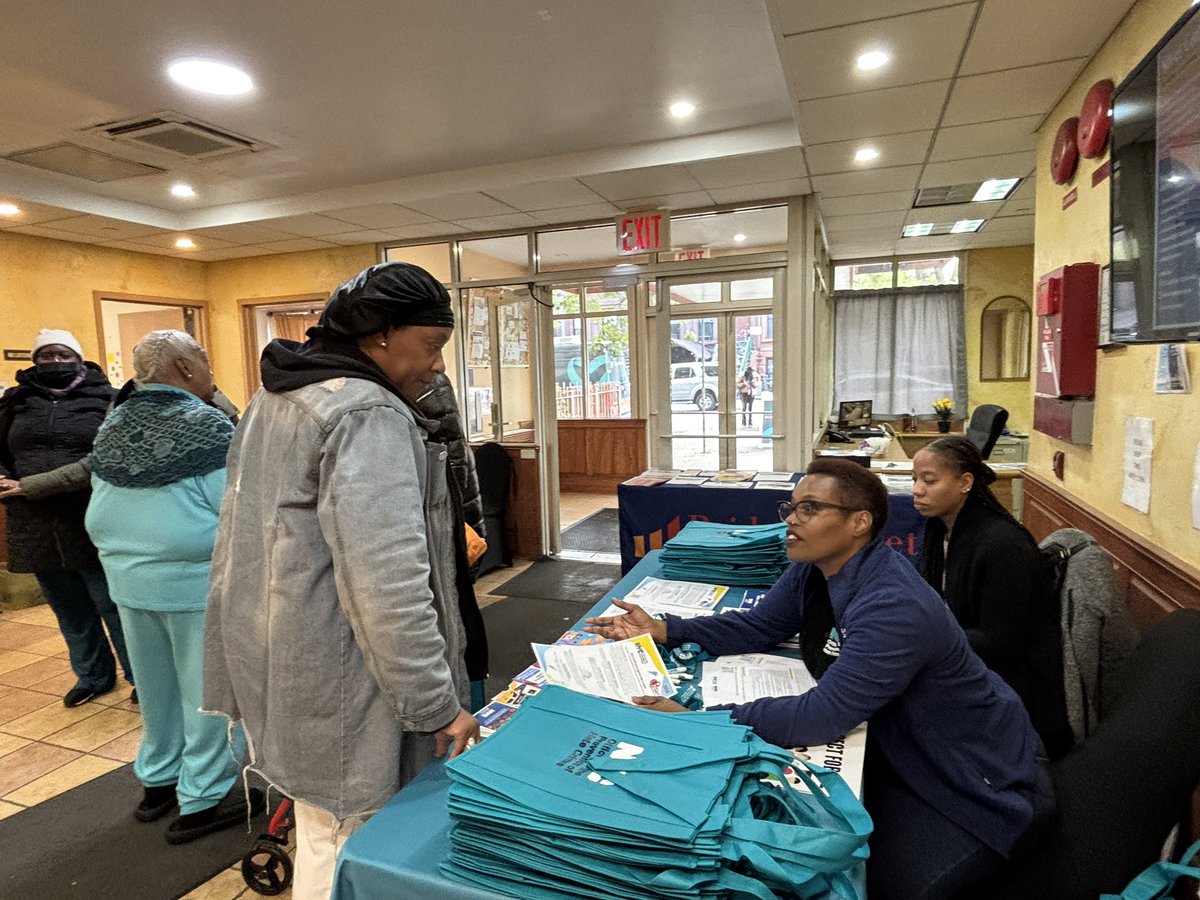 stophatenyc's tweet photo. OPHC and @CrimJusticeNYC Office of Special Enforcement were proud to table at Eat with Siri Thanksgiving Giveback at @BridgeStreetDev senior center, joining elected officials &amp; nonprofits in serving and celebrating our seniors.🧡✨
#Brooklyn #Seniors #Thanksgiving https://t.co/sPXUmrALIL