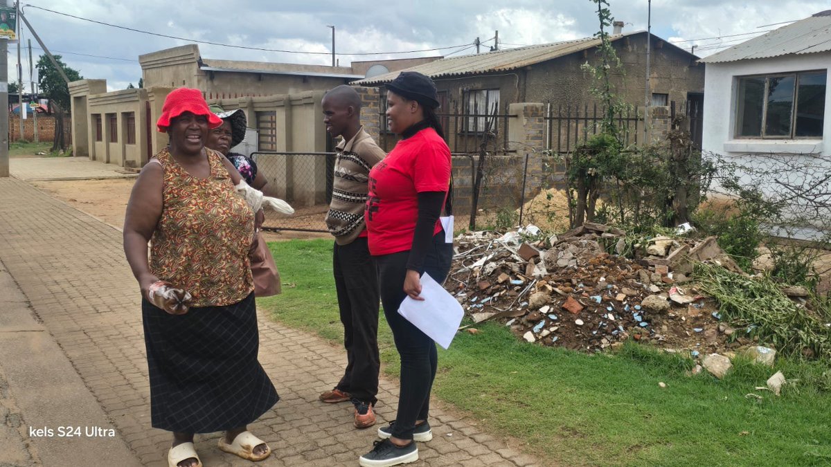 shaun_dlanjwa's tweet photo. The fight is still on, Merafong, Ward 10 by Election. @EFFSouthAfrica groundforces are pulling up the fight in defence of Economic Freedom in our lifetime. The mandate is economic freedom in our life time. No Retreat, No Surrender. #Silwa impi #VoteEFF #defendrebuildandadvance https://t.co/nYB0J7zeW8