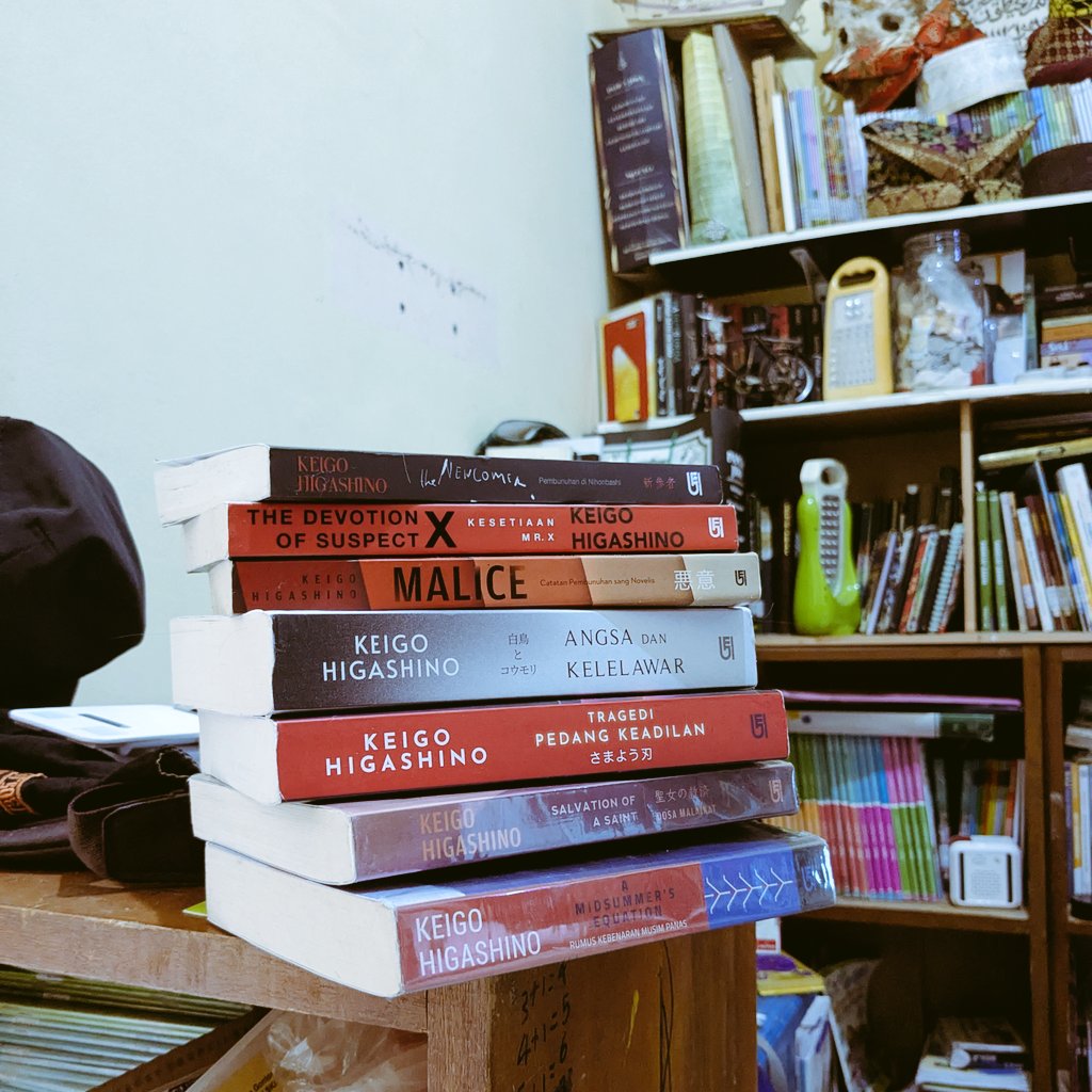 Tregear0x's tweet image. #bookshelf 📚