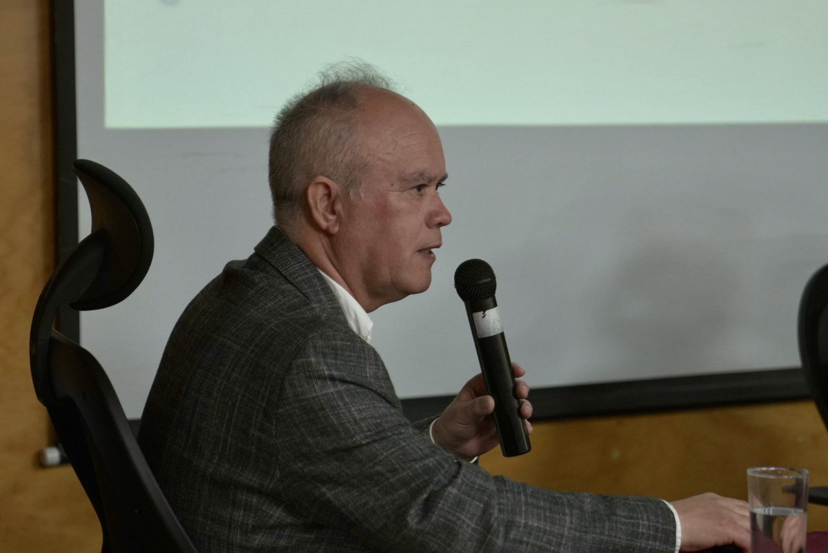 Esta mañana se realizó el seminario “Gobernanza y Descentralización en Chile y América Latina: Perspectivas para una Agenda de Futuro”

Agradecemos la asistencia de las autoridades regionales, académicos y estudiantes que nos acompañaron 👏

<a href="/EgonElier/">Egon Montecinos</a> <a href="/UAustraldeChile/">Universidad Austral de Chile</a>