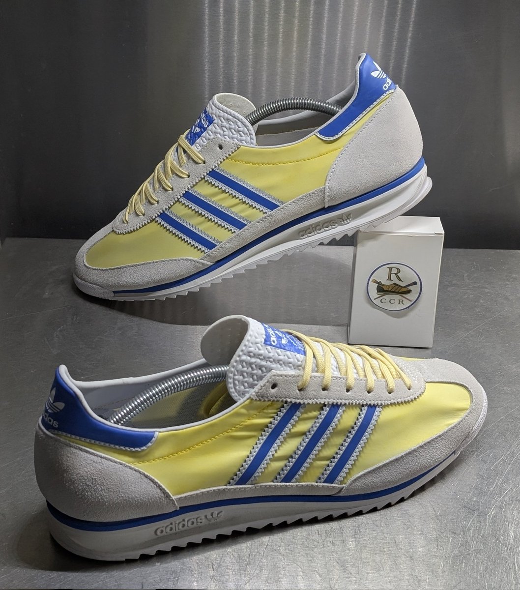 RogersCCR's tweet photo. 🟡😁🟡 Where less is more! 

🔵😁🔵 A subtle yellow custom finished on these 2020 SL72og..

Recycled laces, old white ones dyed &amp; fixed yellow 💛🟡💛

Not much more 2 say other than...I think they look amazing 🤩😍🤩

@elplucko 
@adiFamily_ 
#SL72 
@CraftyBruva 
@adidasoriginals https://t.co/Mcr2QZi5lW
