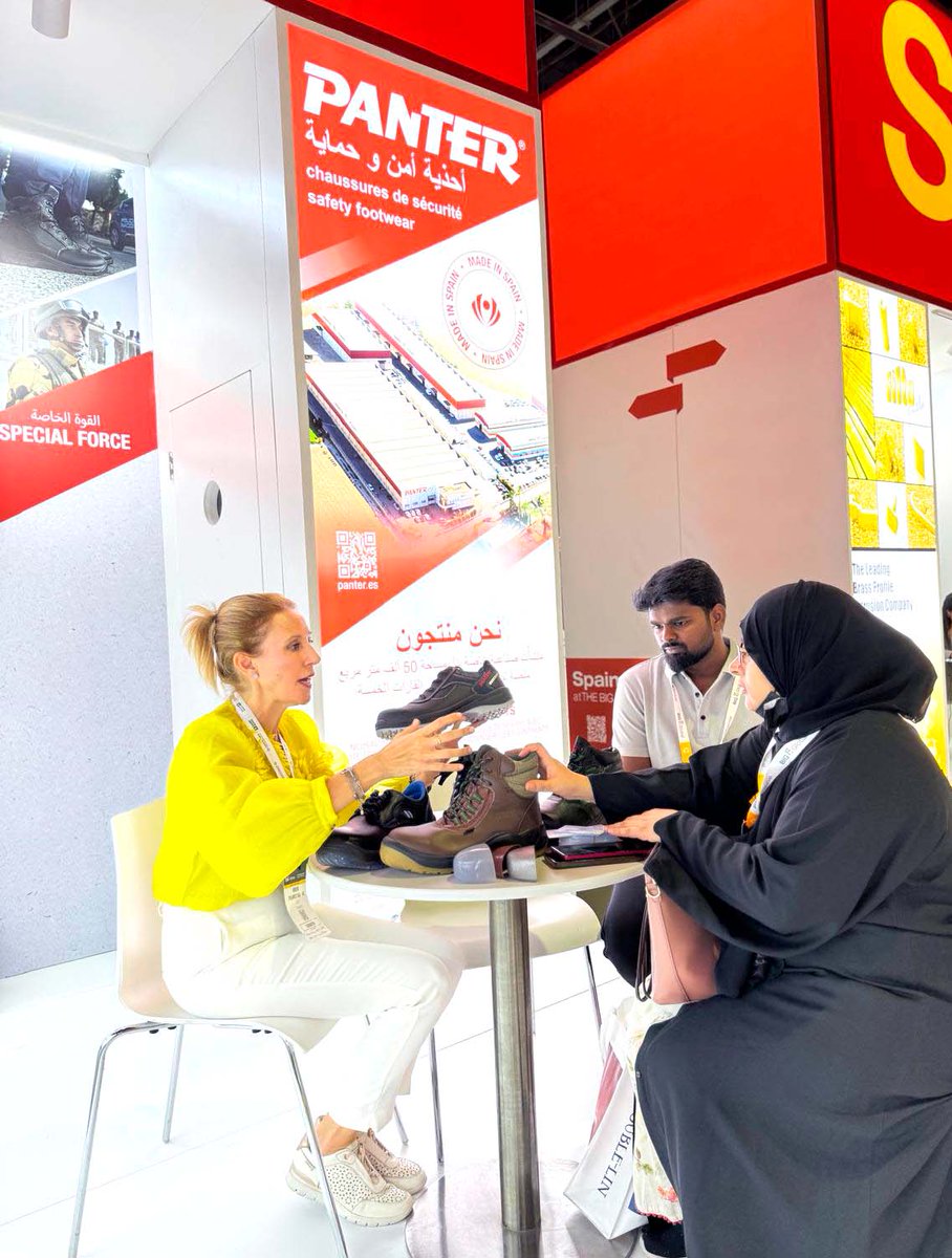 Tercer día en #Big5Global: reuniones muy productivas y gran interés internacional. 🌍🤝

La gran afluencia a nuestro stand confirma el reconocimiento de Panter y el potencial de la industria española.

Mañana, último día para visitarnos y explorar nuevas colaboraciones.