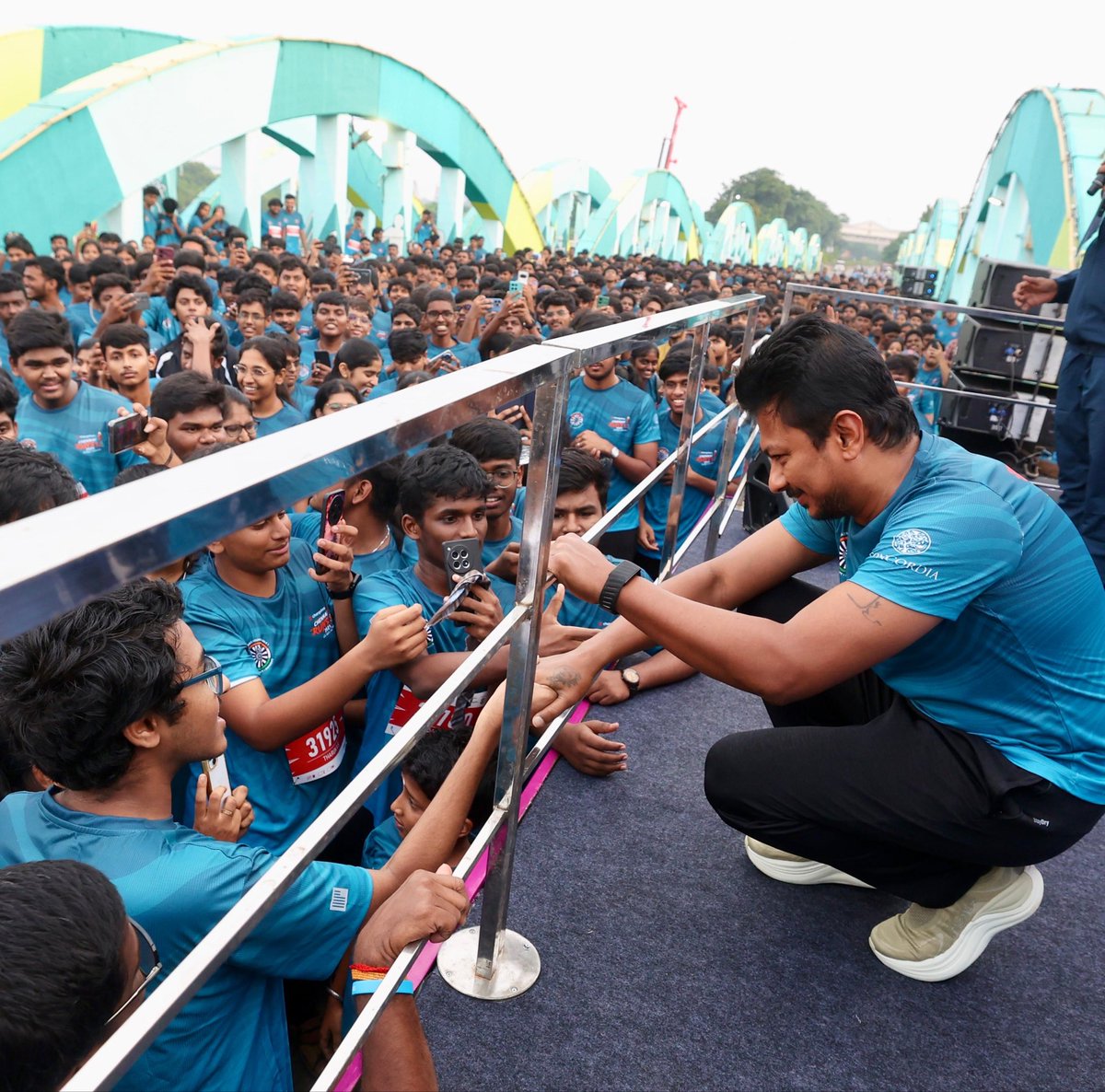 Vanitha06119914's tweet image. இளைஞர்களை தற்குறிகளாக்க துடிக்கும் கூட்டத்திற்கு மத்தியில் அவர்களை சாதனையாளர்களாக்க துடிக்கும் இளந் தலைவர் அண்ணன் உதயநிதி ஸ்டாலின் 
#HBDUdhay