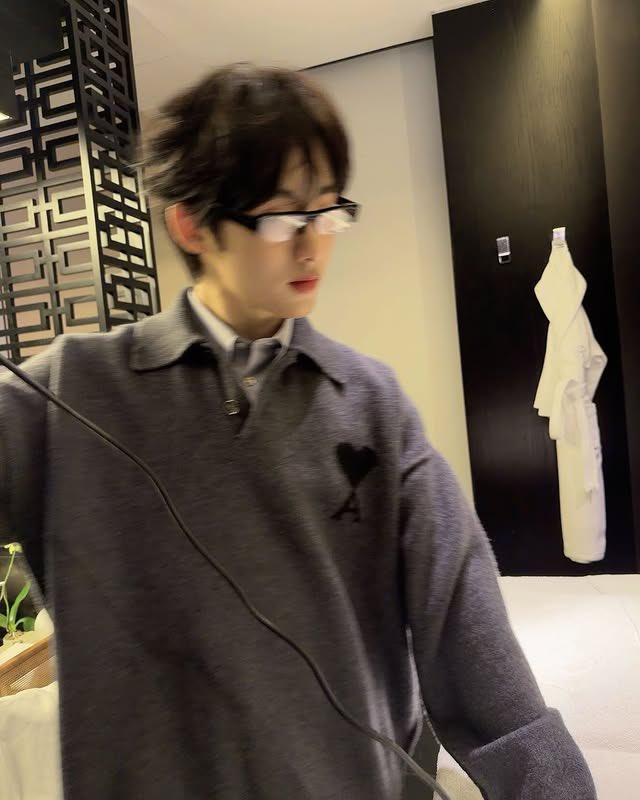 nctpopbase's tweet image. WayV’s WINWIN blessing our feed with his ridiculously good looks and peak boyfriend energy, via Instagram and Xiaohongshu.