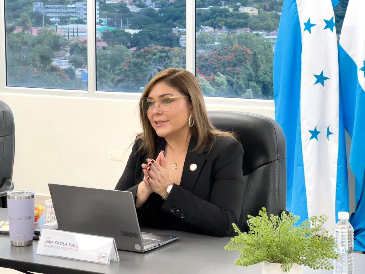 APHall_Hnd's tweet photo. En reunión con la Misión de Observación de la OEA. Se abordaron los temas de contexto y técnicos de las Elecciones Generales. 

Se agradece y se reconoce la importancia de la participación de la Misión y esperamos contar con su presencia en las reuniones y demostraciones técnicas a realizar. 

¡El CNE sigue trabajando de puertas abiertas a la observación nacional e internacional técnica, objetiva e imparcial!