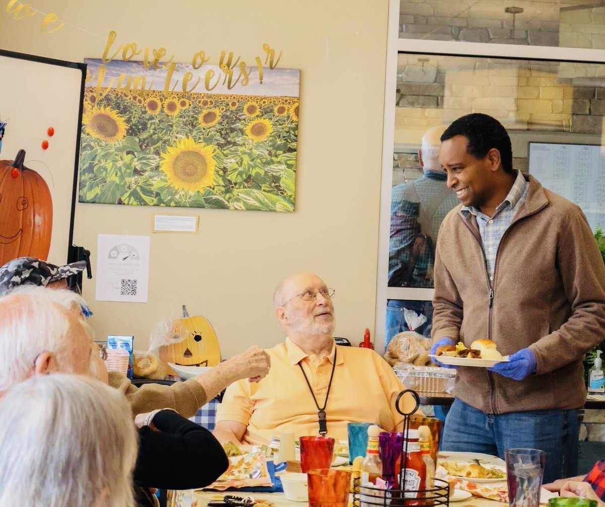 RepJoeNeguse's tweet image. Grateful to spend time yesterday at Coal Creek Meals on Wheels in Lafayette helping serve Thanksgiving lunch. I’m thankful for the many hardworking staff and volunteers whose compassion and service bring comfort and joy to our community during the holiday season. 🙏🏽 🍽️ 🥧