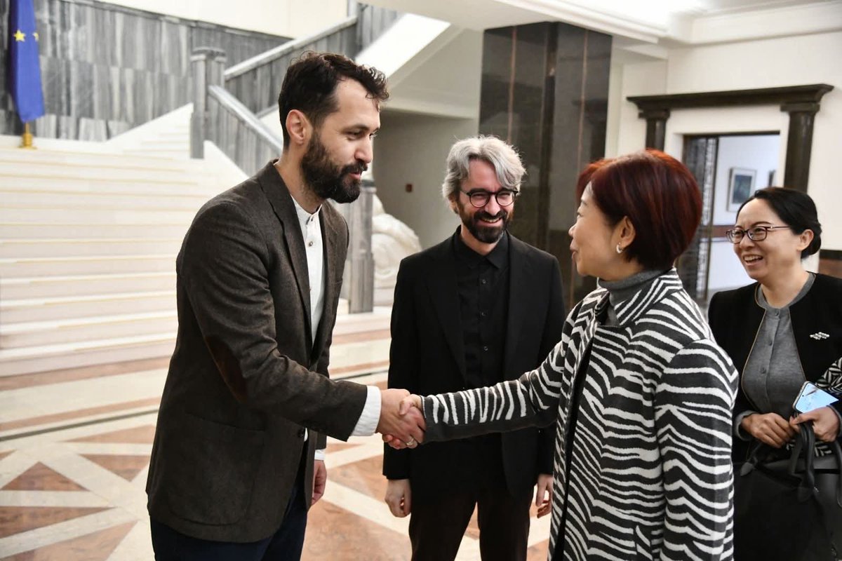 ЛЕВИЦА ОСТВАРИ СРЕДБА СО НОВАТА АМБАСАДОРКА НА НР КИНА - ДВЕТЕ ДРЖАВИ ИМААТ ШИРОК СПЕКТАР ЗА СОРАБОТКА