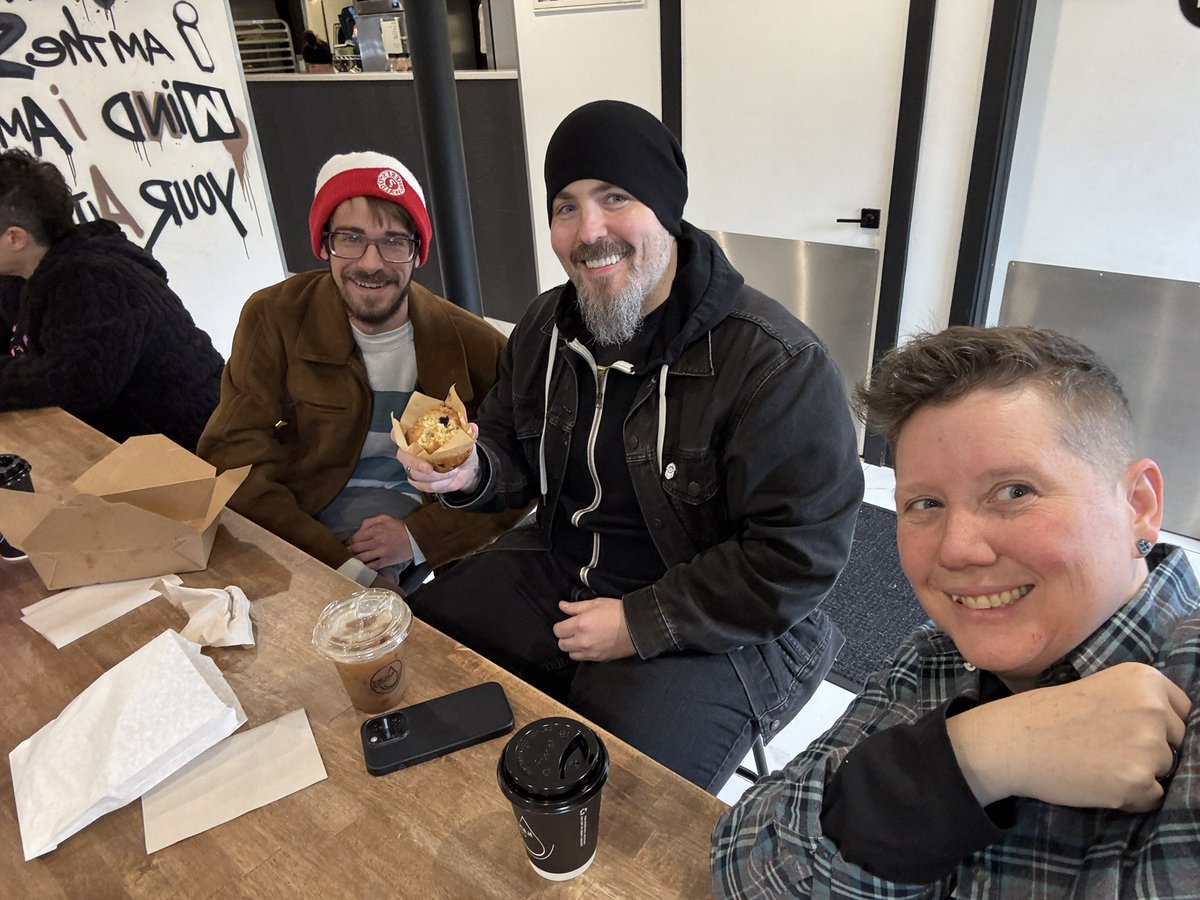 Look who I found!!!!😻😻😻😻😻😻I love our community <a href="/brokenrealitydh/">Dan</a> <a href="/waldoforrealz/">Waldo</a>