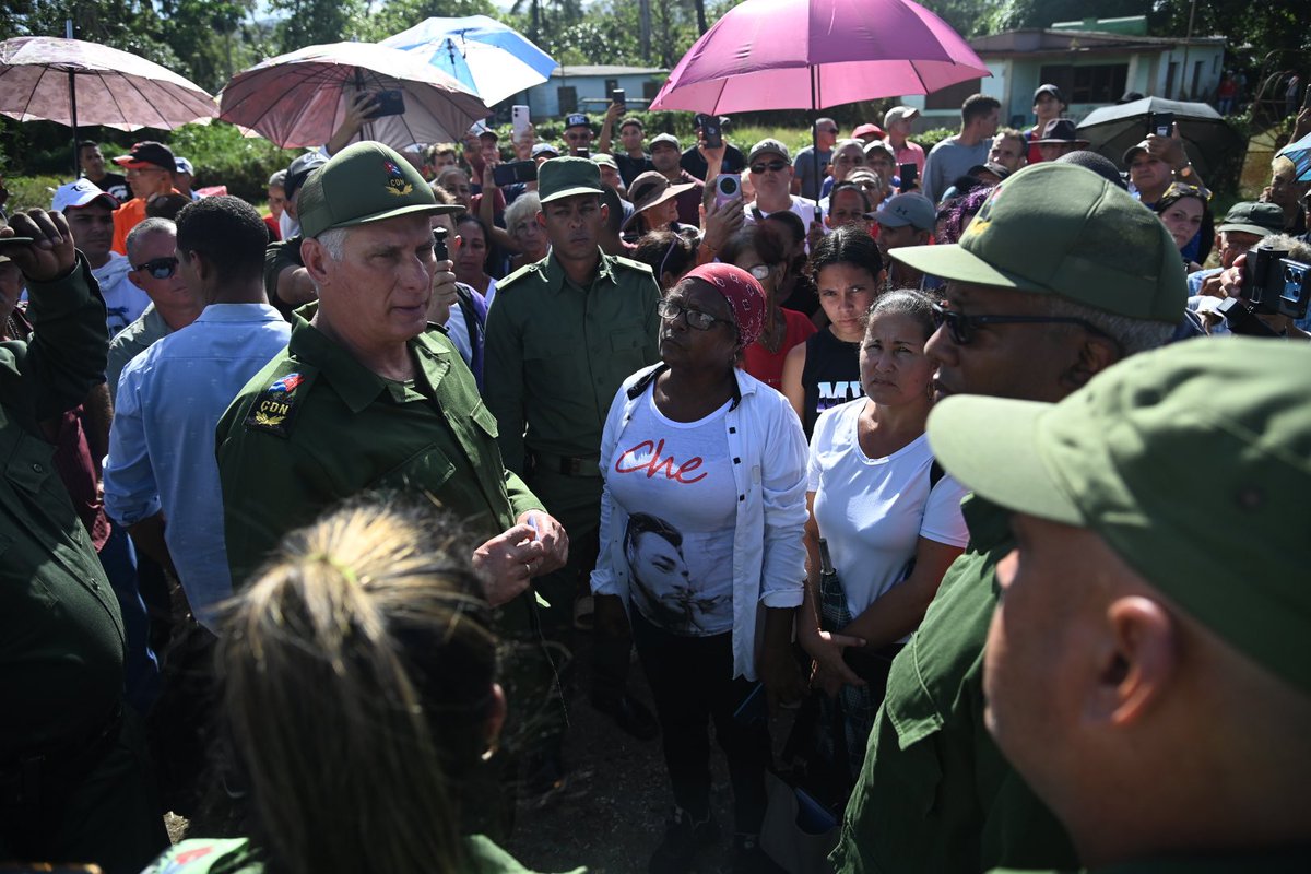 PresidenciaCuba's tweet image. 🇨🇺| El Presidente @DiazCanelB visita este miércoles el municipio holguinero de Mayarí, duramente afectado por las lluvias, vientos e inundaciones provocadas, a finales de octubre, por el huracán Melissa.

Este es su quinto recorrido por la región oriental del país desde entonces.