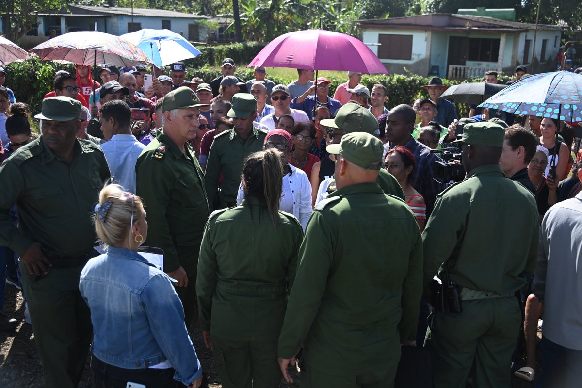 PresidenciaCuba's tweet image. 🇨🇺| El Presidente @DiazCanelB visita este miércoles el municipio holguinero de Mayarí, duramente afectado por las lluvias, vientos e inundaciones provocadas, a finales de octubre, por el huracán Melissa.

Este es su quinto recorrido por la región oriental del país desde entonces.