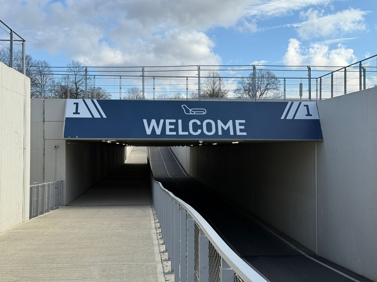 IlmondodiMeL's tweet image. #Geocaching @GoGeocaching  
Team M&amp;amp;L
#Cache #707
How can I open it ? El se derva no! 6

Approfittando di una pausa in una trasferta di lavoro, ci siamo avventurati verso uno dei luoghi più iconici d’Italia: l’autodromo di Monza.