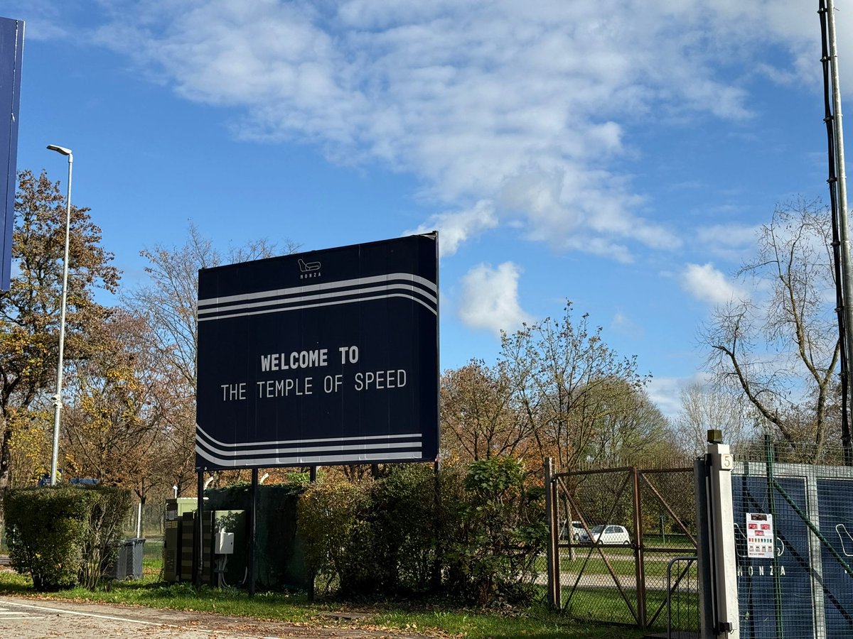 IlmondodiMeL's tweet image. #Geocaching @GoGeocaching  
Team M&amp;amp;L
#Cache #707
How can I open it ? El se derva no! 6

Approfittando di una pausa in una trasferta di lavoro, ci siamo avventurati verso uno dei luoghi più iconici d’Italia: l’autodromo di Monza.