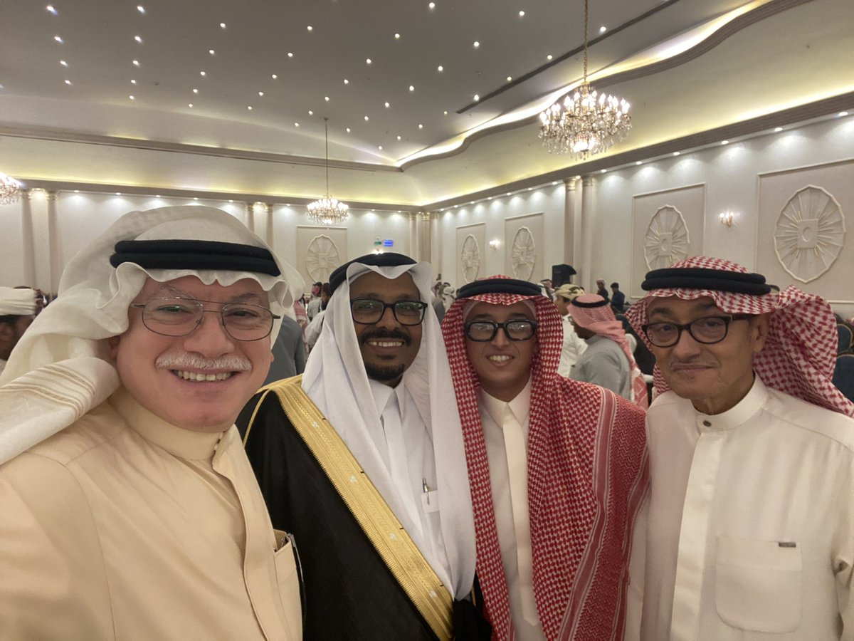 omarbaoom's tweet photo. أفراح آل عيدروس بن الهقل 
مشاركة أفراح أخينا الشيخ عيدروس بن أحمد الخليفي 
في زواج إبنه محسن في أجواء من الابتهاج و الفرح
تخلل الحفل الطرب الشعبي 
اللهم بارك لهما وبارك عليهما واجمع بينهما في خير https://t.co/rNsSlB6Dv1