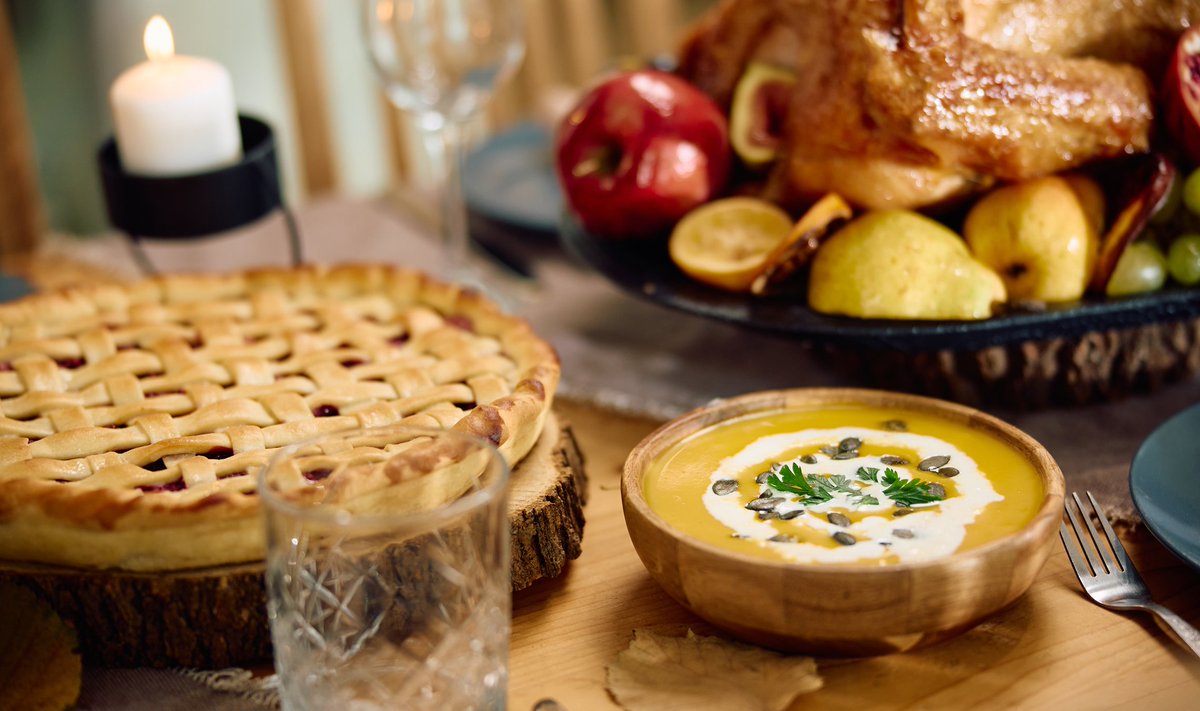 weare_unplugged's tweet image. "Thanksgiving Reflections: Family, Gratitude, and the Quest to Unplug"  -a message from Joe Weil, CEO of Unplugged.

"This Thanksgiving, when my family gathers around the table and we give thanks, my phone will be in another room. Not because I've achieved some perfect balance,…