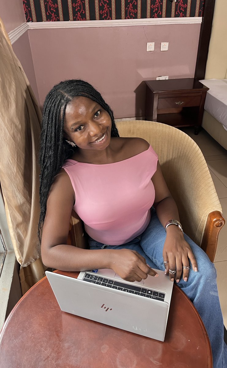 webdesignerng's tweet image. Just an ordinary girl, born in Nigeria 🇳🇬 and chose Tech so she can afford the live she craves🙂