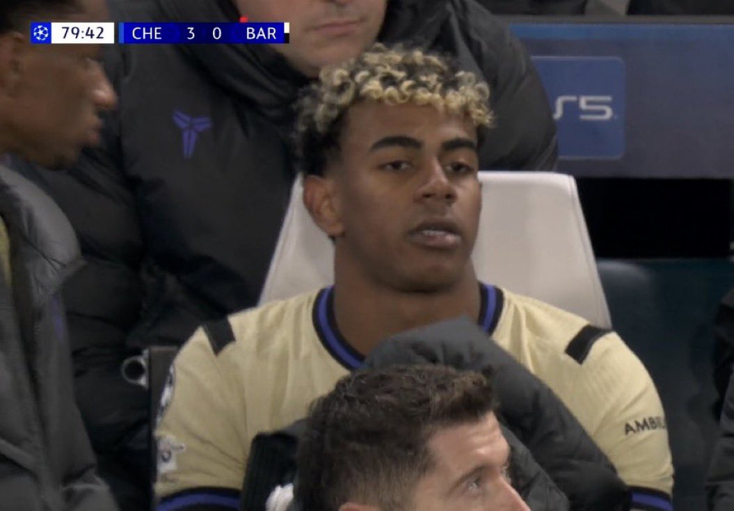 a_derll's tweet image. Olympiacos is 40 games unbeaten at home😖