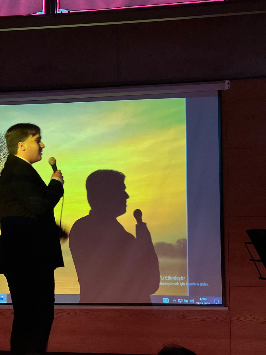 Sezai Karakoç’un ölüm yıl dönümünde ilçemiz <a href="/kmpaihl/">Kocamustafapaşa Anadolu İmam Hatip Lisesi</a> öğrencilerimiz “Dirilişin Işığı Sergisi, Albümü” ile anma programı düzenleyerek andılar. Programa İlçe Müdürümüz M. Fatih Çepni, ilçe yöneticilerimiz, öğretmen ve öğrencilerimiz katıldı. Rahmet ve minnetle yâd ediyoruz.
<a href="/tcmeb/">Millî Eğitim Bakanlığı</a>