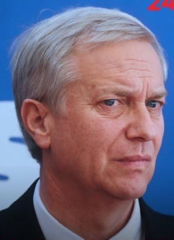 hernan_sr's tweet image. Vamos con la encuesta definitiva: 

¿En la segunda vuelta por quién votarás ? 

JARA = RT 🔁

KAST = MG 🩶