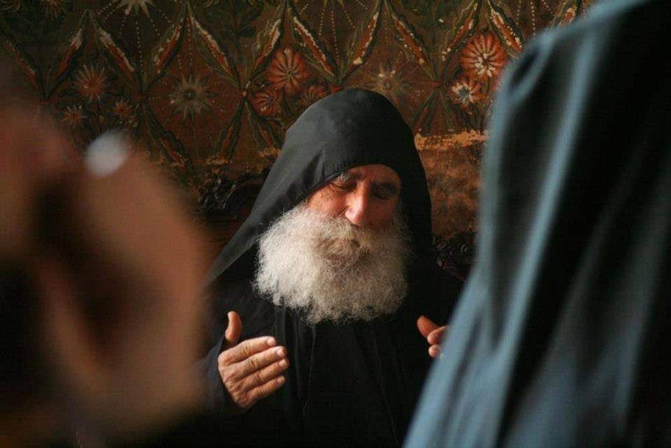 المجدُ للآبِ والابنِ والرّوحِ القدس

أبانا الّذي في السّماوات،
ليتقدّس اِسمكَ،
ليأتِ ملكوتكَ،
لتكن مشيئتكَ كما في السّماءِ كذلكَ على الأرض.
خبزنا الجوهريّ أعطنا اليوم،
واتركْ لنا ما علينا كما نترك نحنُ لمن لنا عليه.
ولا تُدخِلْنا في تجربة، لكنْ نجِّنا مِنَ الشّرير.
آمين. 🙏