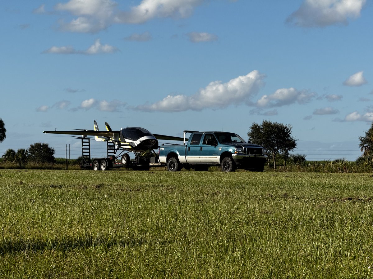 AirEvtol's tweet image. Unload, extend the wings back, takeoff.  Simple as that. airev.aero 

#aam #evtol #aviation #aerospace #technology #CES2026