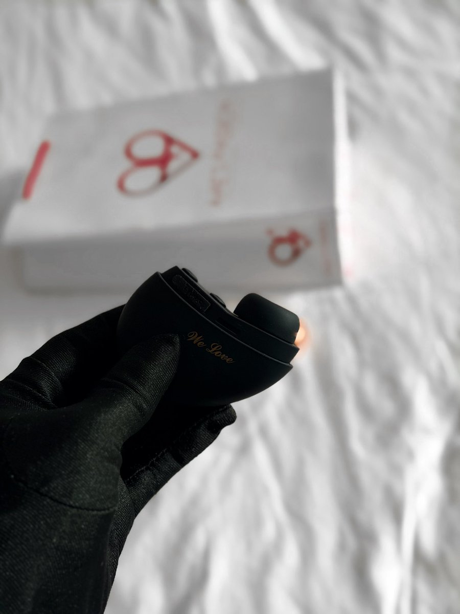 AaesPassion's tweet image. Say hello to your next favorite toy 👀
Small, stylish, and shockingly powerful. 
Shop Pearl for N40,000
DM or WhatsApp to shop.

To order, call/message us on Whatsapp  wa.me/2348061161009