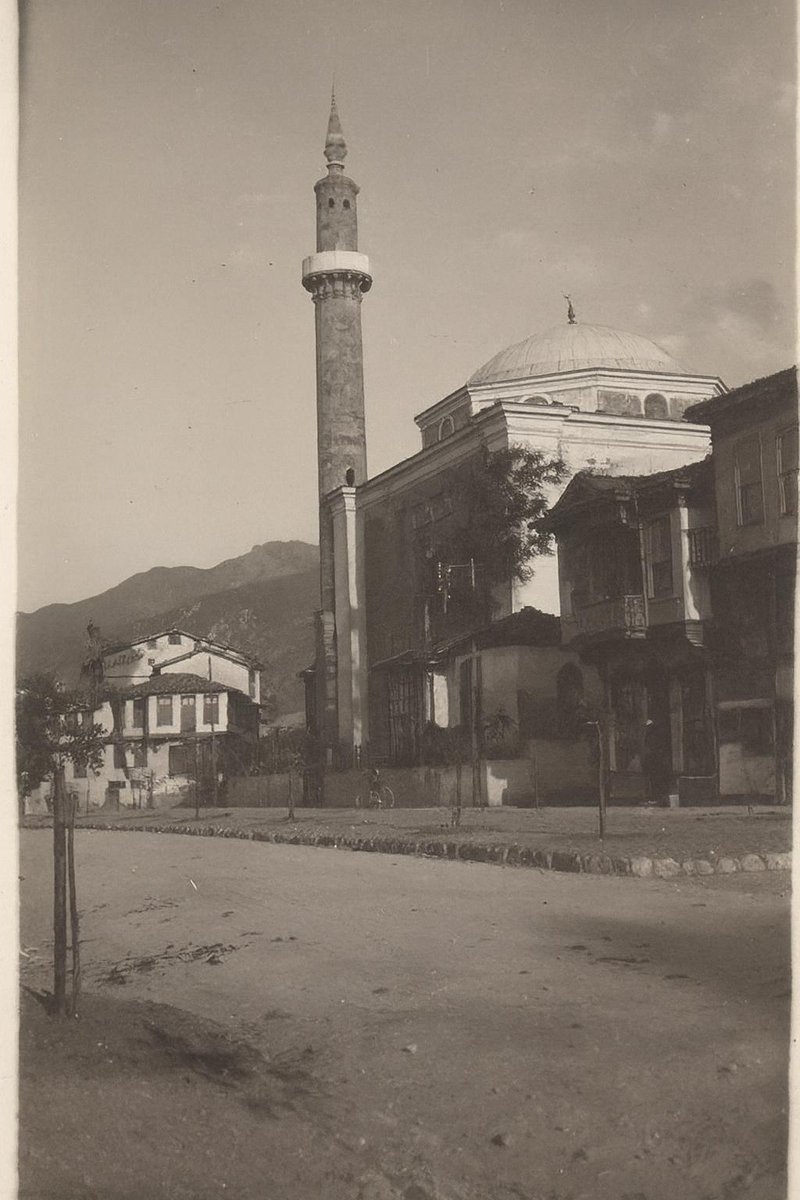 Üçüncü Osmanlı padişahı Sultan Murad'ın 1389 Kosova Savaşı'nda öldürülmesinden sonra 'Şehadet' adını alan, Bursa'nın ilk ulu camisi.