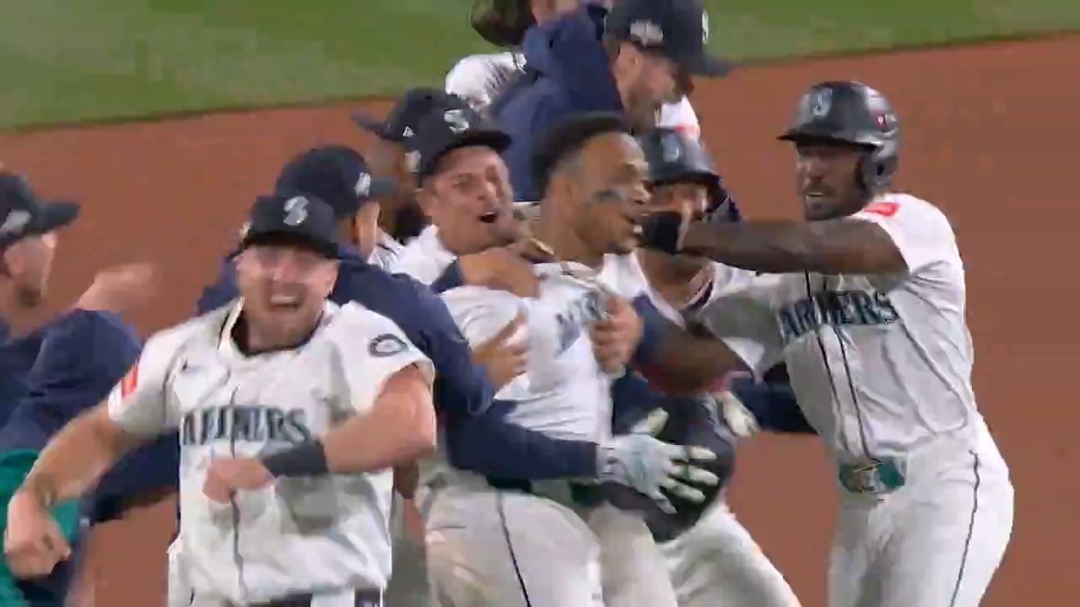 Top Plays of 2025: No. 48
Jorge Polanco walks it off in the 15th inning to send the @Mariners to the ALCS!