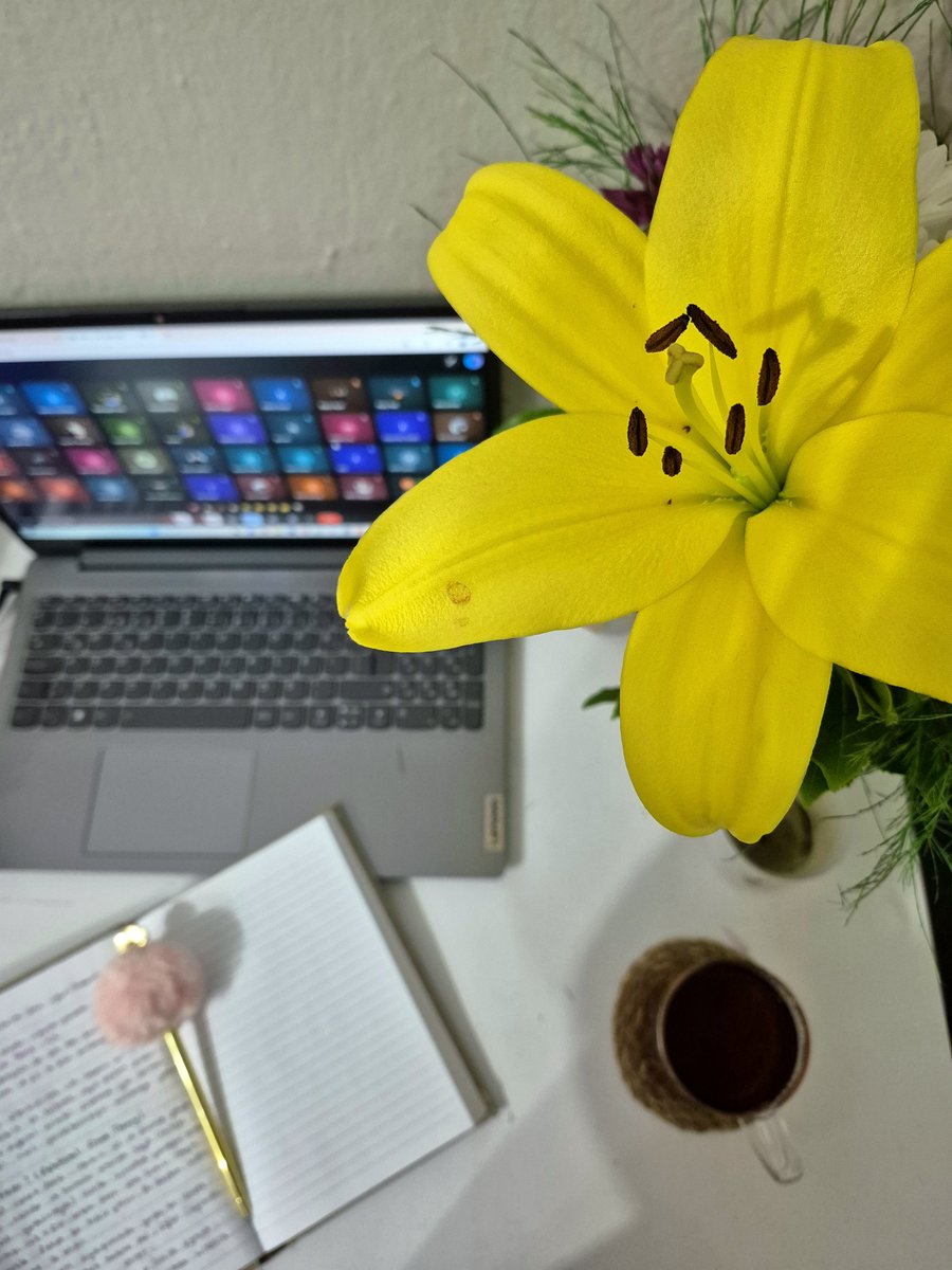 Mehtap_yldrm_'s tweet image. Masamı güzelleştiren bir güzel kız 🫠